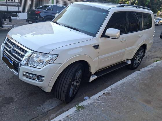 MITSUBISHI PAJERO FULL 3.2 HPE 4X4 16V TURBO INTERCOOLER DIESEL 4P AUTOMÁTICO